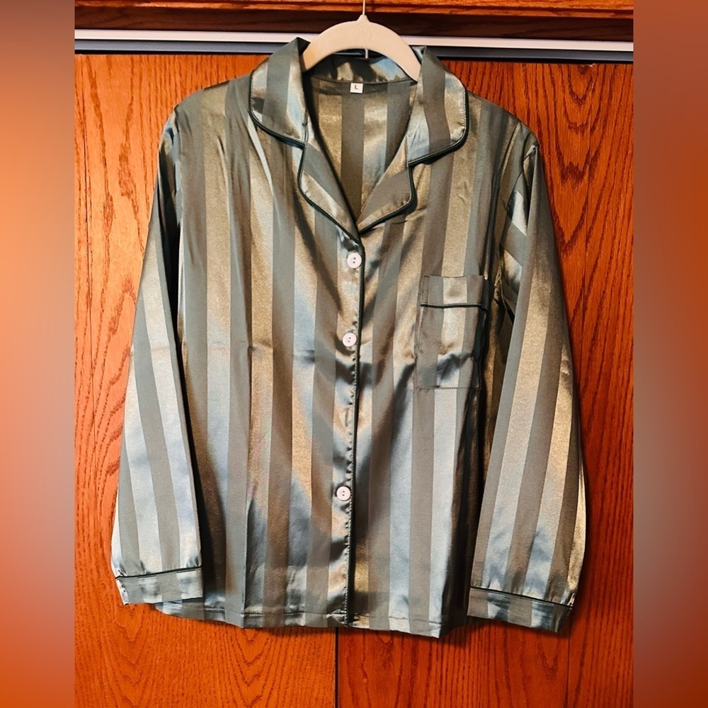 NWOT Womens Satin Feel Pajama Set Size Large Green Striped Contrast Elastic - Picture 5 of 14